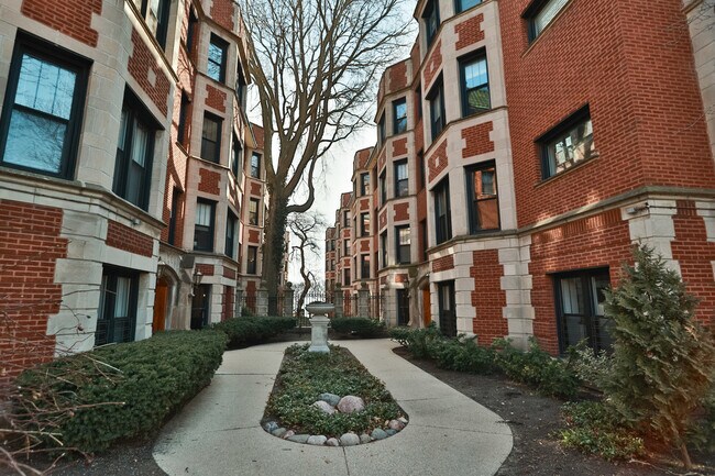 7631 N Eastlake Terrace in Chicago, IL - Building Photo - Building Photo
