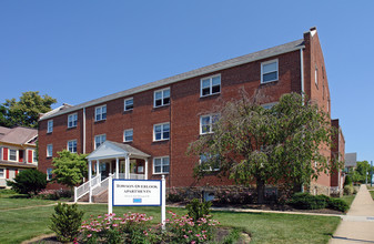 Towson Overlook Apartments in Towson, MD - Building Photo - Building Photo