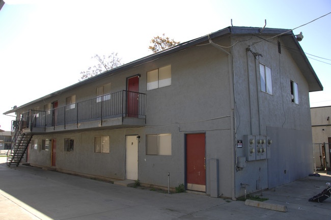 219 W 12th St in Merced, CA - Foto de edificio - Building Photo