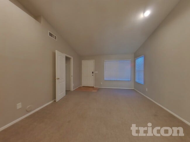 1411 W Villa Theresa Dr in Phoenix, AZ - Building Photo - Building Photo