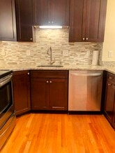 1105 Lexington St, Unit Building 4 Unit 9 in Waltham, MA - Foto de edificio - Building Photo