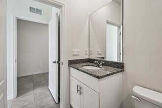 7853 Oak Reflection Lp in Davenport, FL - Building Photo - Building Photo