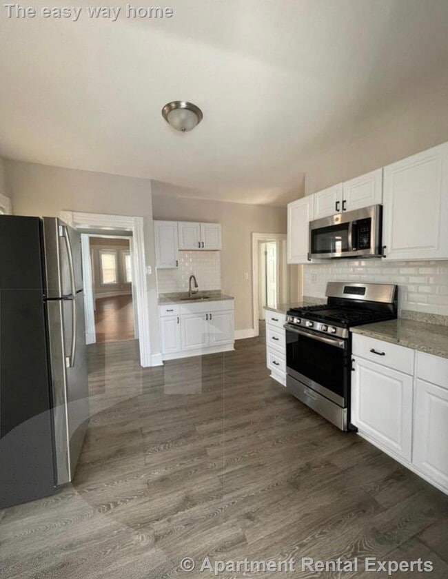 15-17 Gladstone St #3, Unit #3
