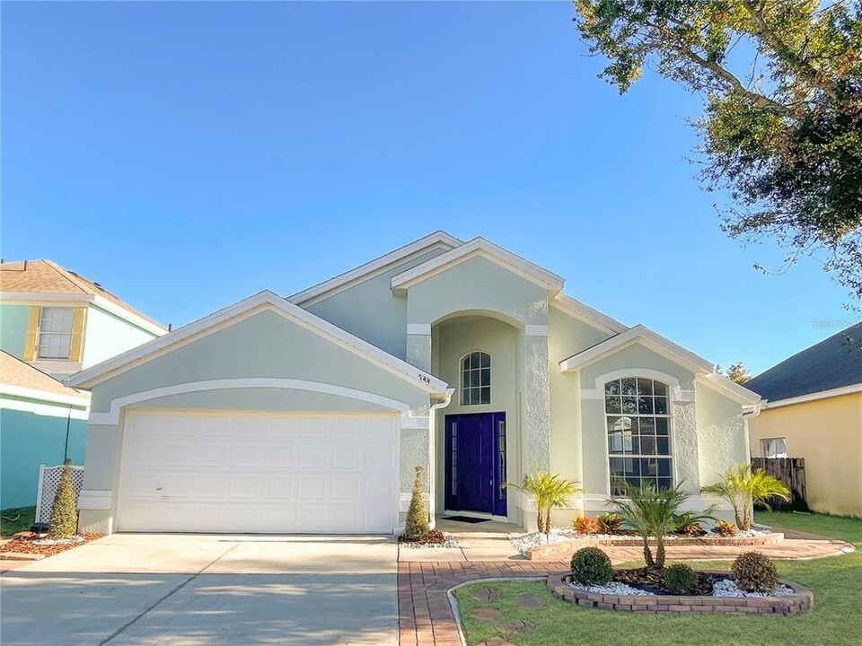 744 Riggs Cir in Davenport, FL - Building Photo