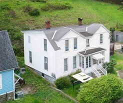 56 Chapel St, Unit 2 in Kingston, NY - Building Photo