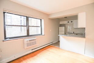 2828 N Cambridge Ave, Unit 7 in Chicago, IL - Building Photo