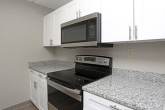 St. Vallerie Apartments in La crosse, WI - Building Photo - Interior Photo
