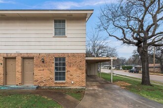 1728 W Sanford St in Arlington, TX - Building Photo - Building Photo