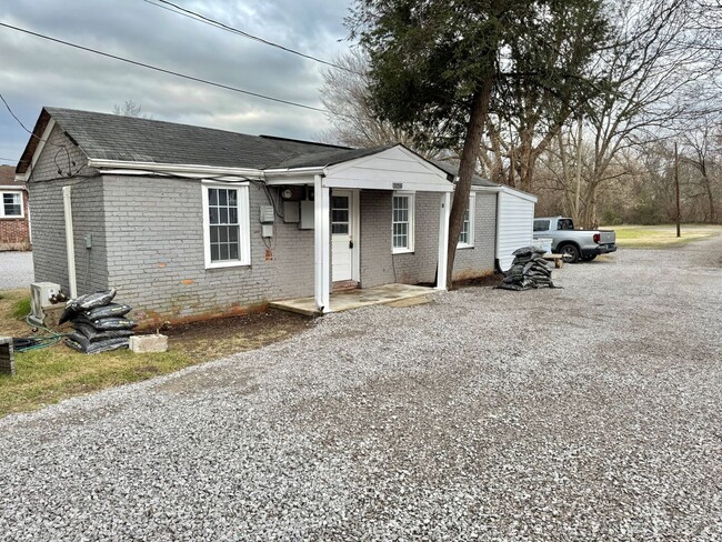 325 54th Ave N in Nashville, TN - Building Photo - Building Photo