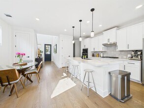 7602 Bardstown Wy in Austin, TX - Building Photo - Building Photo