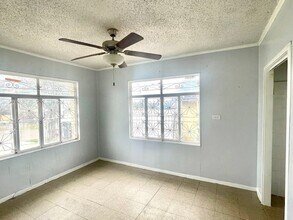 3212 Pecan St, Unit 4028B in Laredo, TX - Building Photo - Building Photo