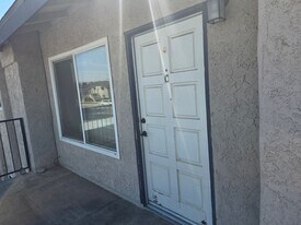 6401 Castleford St in Bakersfield, CA - Building Photo