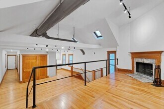 2239 N Clybourn Ave in Chicago, IL - Building Photo - Building Photo