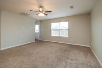 2131 Golden Topaz Dr in Rosharon, TX - Foto de edificio - Building Photo