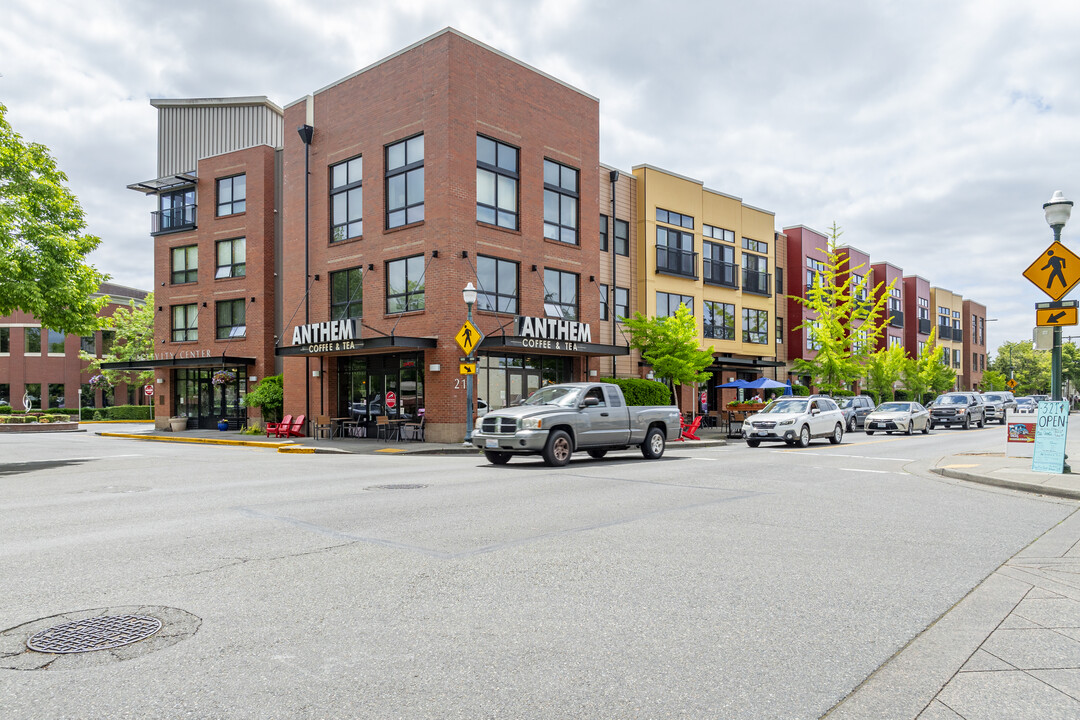 Pioneer Park Condominiums in Puyallup, WA - Building Photo