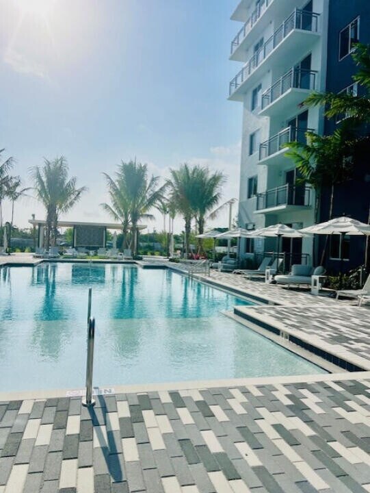 1710 N Congress Ave in West Palm Beach, FL - Building Photo