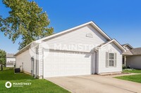 1891 Blue Lake Dr in Greenwood, IN - Foto de edificio - Building Photo