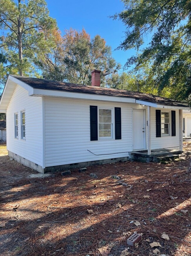 property at 401 Boss St