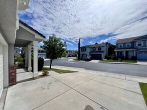 45209 Almora St in Temecula, CA - Building Photo - Building Photo