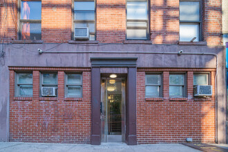 210 Avenue B in New York, NY - Building Photo - Building Photo