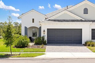12673 Palatka Dr in Venice, FL - Building Photo