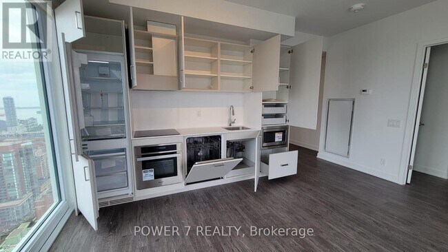 88 Queen St E in Toronto, ON - Building Photo - Building Photo