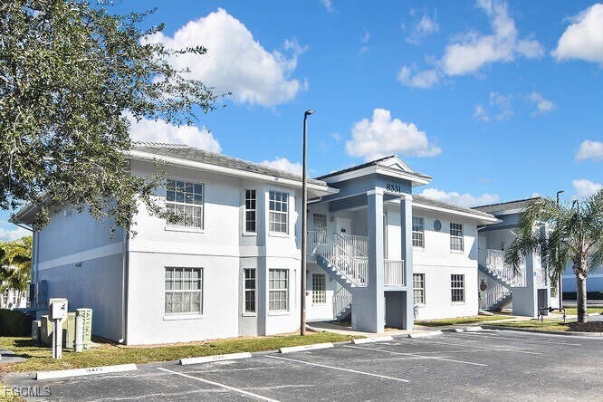8331 Bernwood Cove Loop in Ft. Myers, FL - Foto de edificio