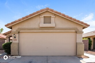 4015 W Rose Garden Ln in Glendale, AZ - Building Photo - Building Photo