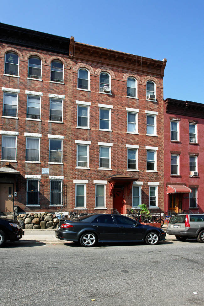 76 16th St in Brooklyn, NY - Foto de edificio - Building Photo