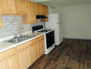 1311 Sanco St in San Antonio, TX - Foto de edificio - Building Photo