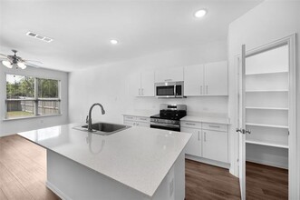 107 Brookline Dr in Terrell, TX - Building Photo - Building Photo