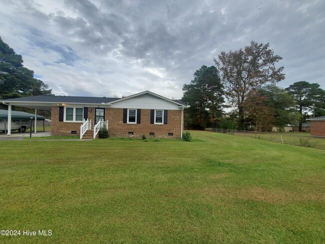 1847 Stanton Dr in Greenville, NC - Building Photo - Building Photo