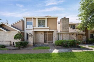 6171 Dryad Dr in Houston, TX - Building Photo