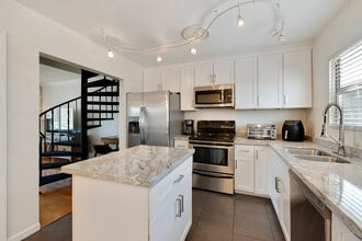 1057 E Butler Dr in Phoenix, AZ - Building Photo - Building Photo
