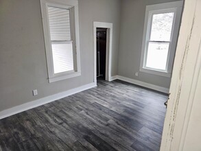 1029 E Adams St in Macomb, IL - Foto de edificio - Building Photo