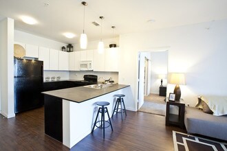 Level Urban Apartments in Oklahoma City, OK - Foto de edificio - Building Photo