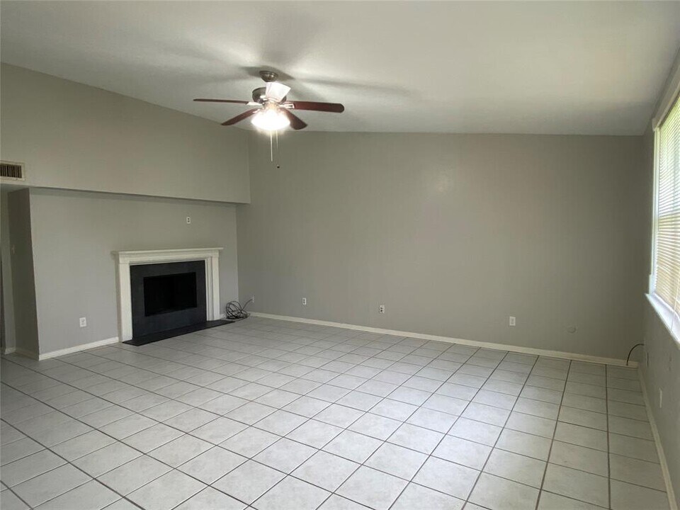 16635 Cairnway Dr Photo