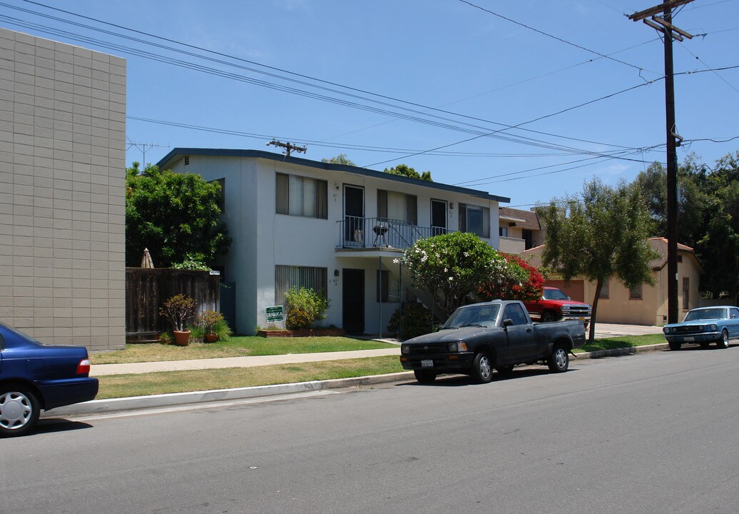 811 9th St in Coronado, CA - Building Photo