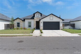 15 Inez St in Edinburg, TX - Building Photo