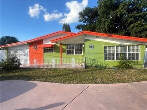 7601 NW 13th St in Pembroke Pines, FL - Building Photo - Building Photo