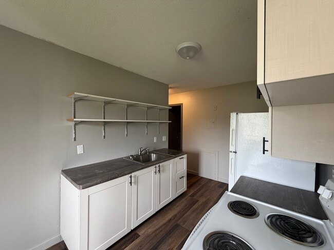5910 W Broadway
