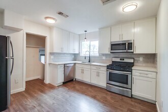 3080 Island Ave, Unit C in San Diego, CA - Building Photo - Building Photo