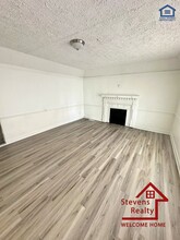 142 N Russell St-Unit -Main House in Portland, TN - Building Photo - Building Photo