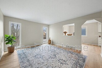 8617 S 143rd Ave in Omaha, NE - Building Photo - Building Photo