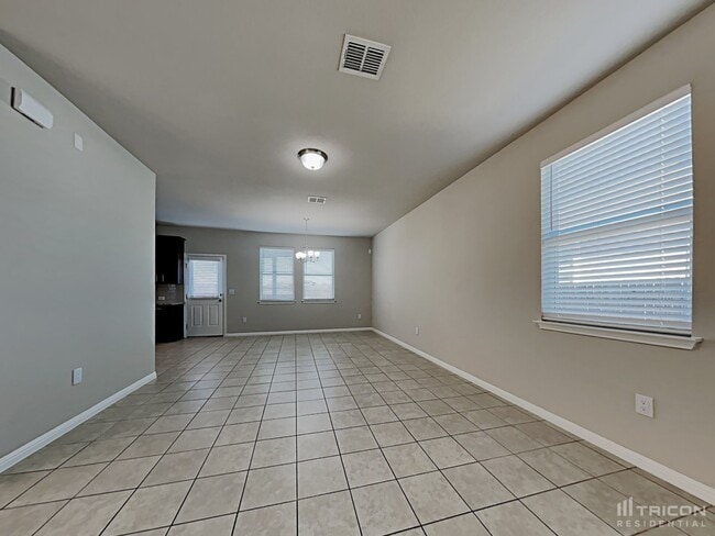 5343 Marsh Ln in Buda, TX - Building Photo - Building Photo