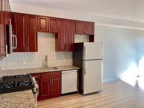 614 Shippan Ave-Unit -310 in Stamford, CT - Building Photo - Building Photo