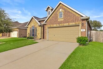 4706 Alluvial Cir in Alvin, TX - Building Photo - Building Photo