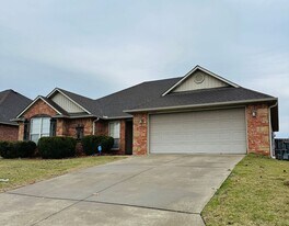 1908 Denali Way in Barling, AR - Building Photo