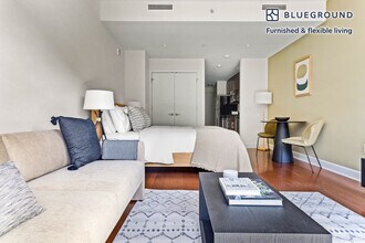 425 Massachusetts Ave NW in Washington, DC - Foto de edificio - Building Photo
