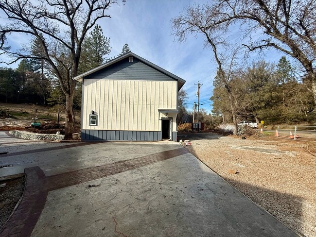 19181 Indian Springs Rd in Penn Valley, CA - Building Photo - Building Photo